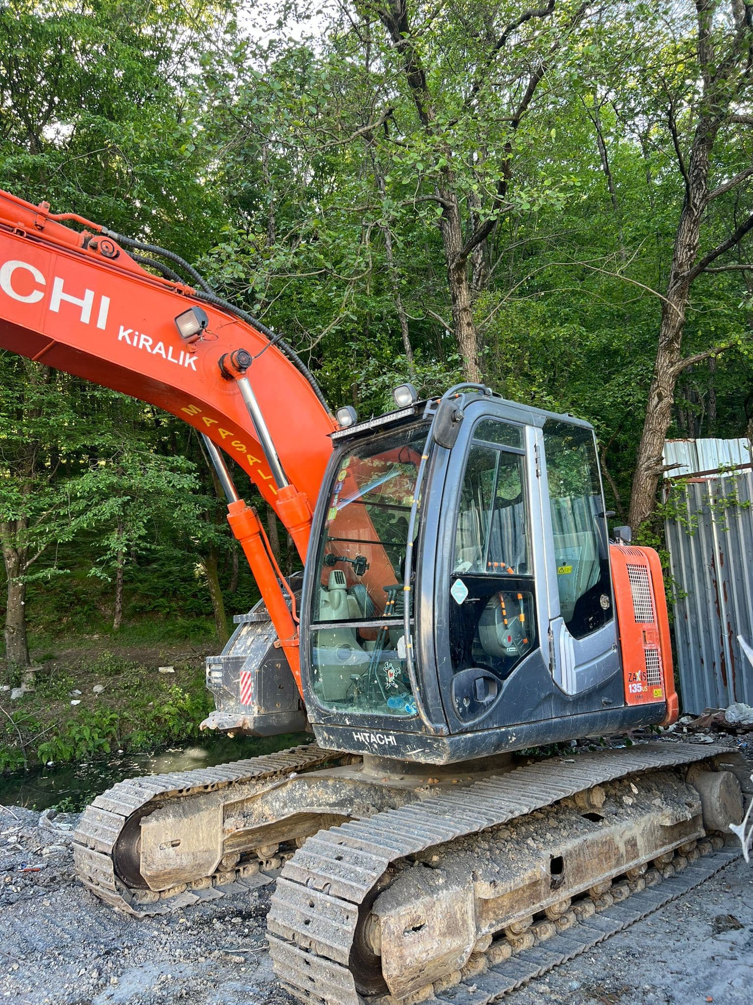 Hitachi 135