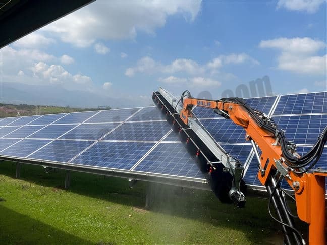 Solar Panel Temizleme Makinasi